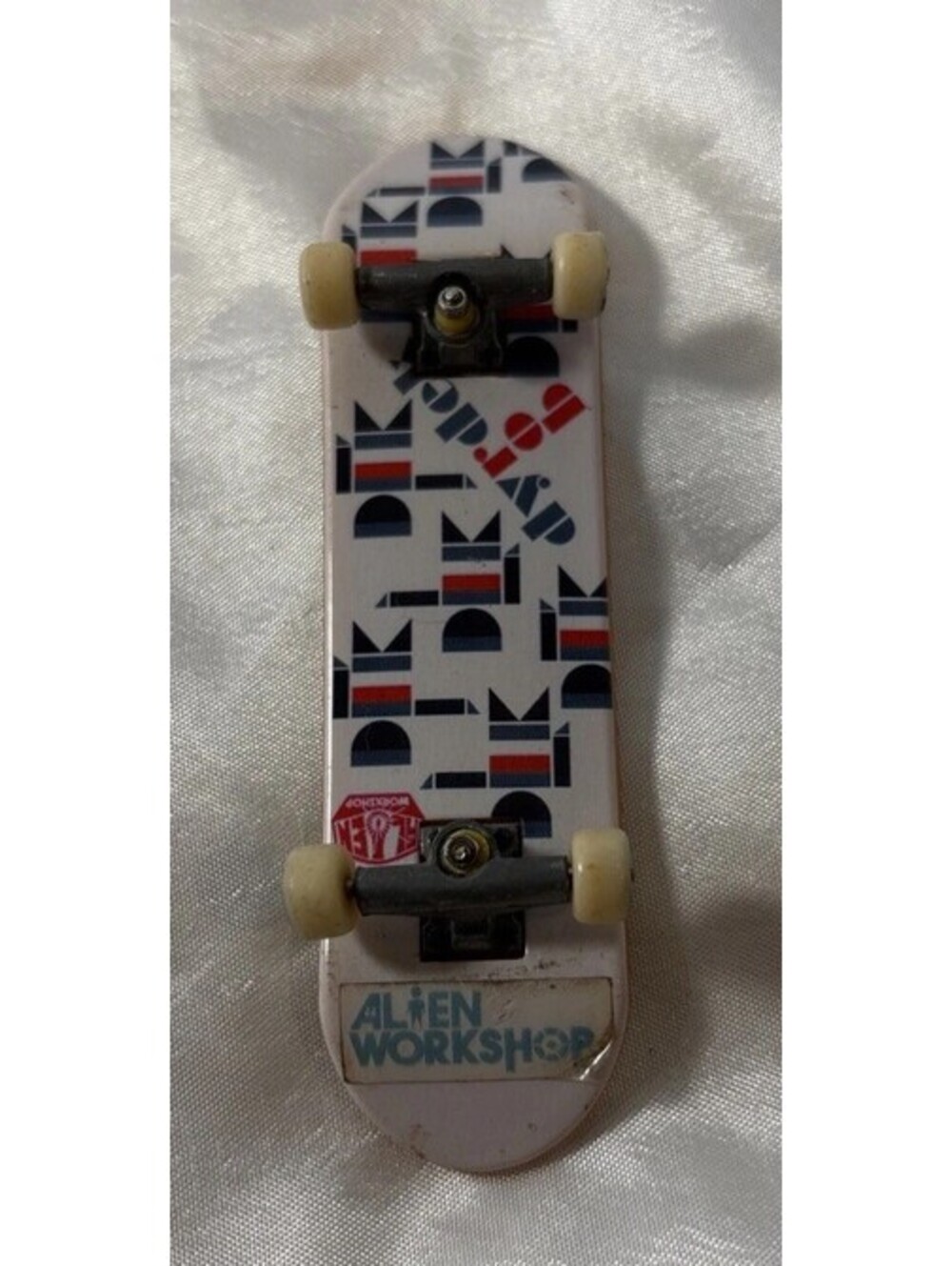 Vintage Rare Rob Dyrdek Alien Workshop Tech Deck Fingerboard Skateboard Toy